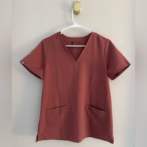 Figs Casma Three Pocket Scrub Top - Mauve - Size Small